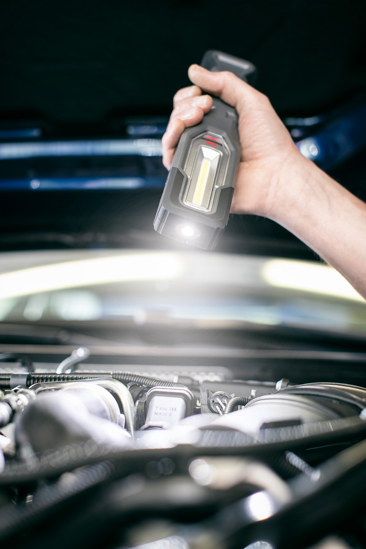 LED Rechargeable Hand Lamp HL 1000 A, IP54, 1000+200lm | brennenstuhl®